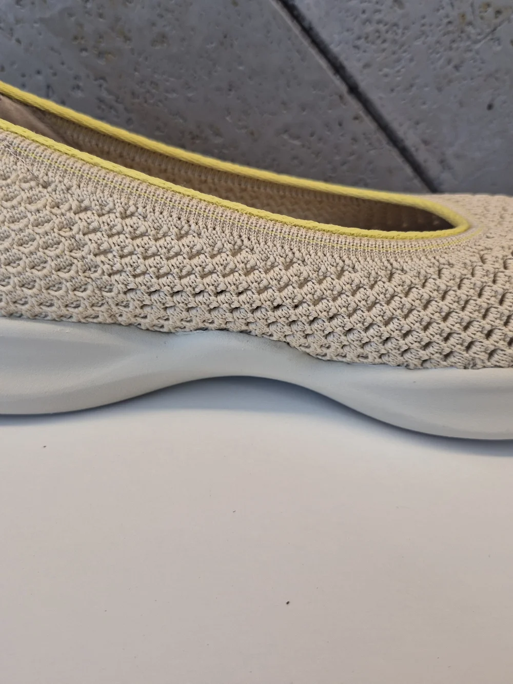 Vionic Women’s Beige Knit Slip-On Flats with Yellow Trim
